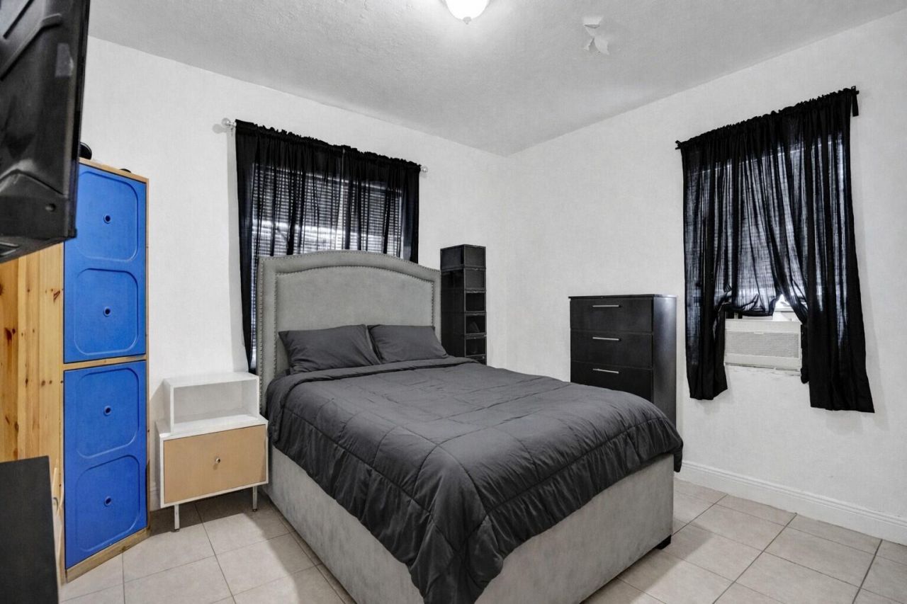 250 NW 83rd Street, Miami, FL 33150 Photo