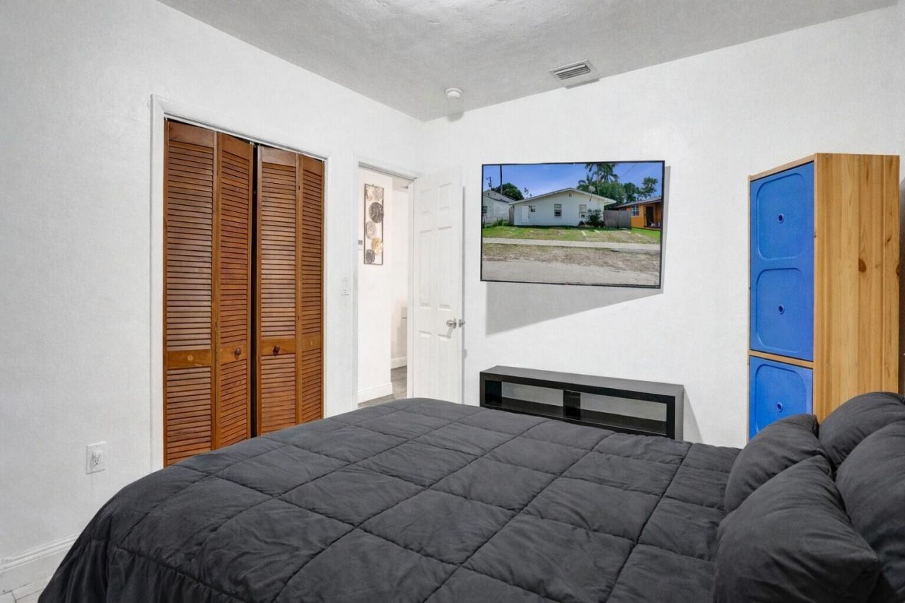 250 NW 83rd Street, Miami, FL 33150 Photo