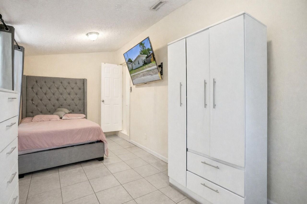 250 NW 83rd Street, Miami, FL 33150 Photo