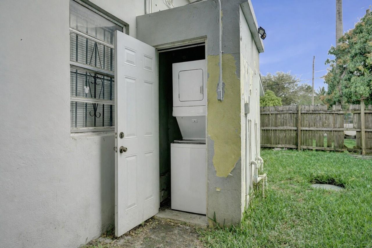 250 NW 83rd Street, Miami, FL 33150 Photo