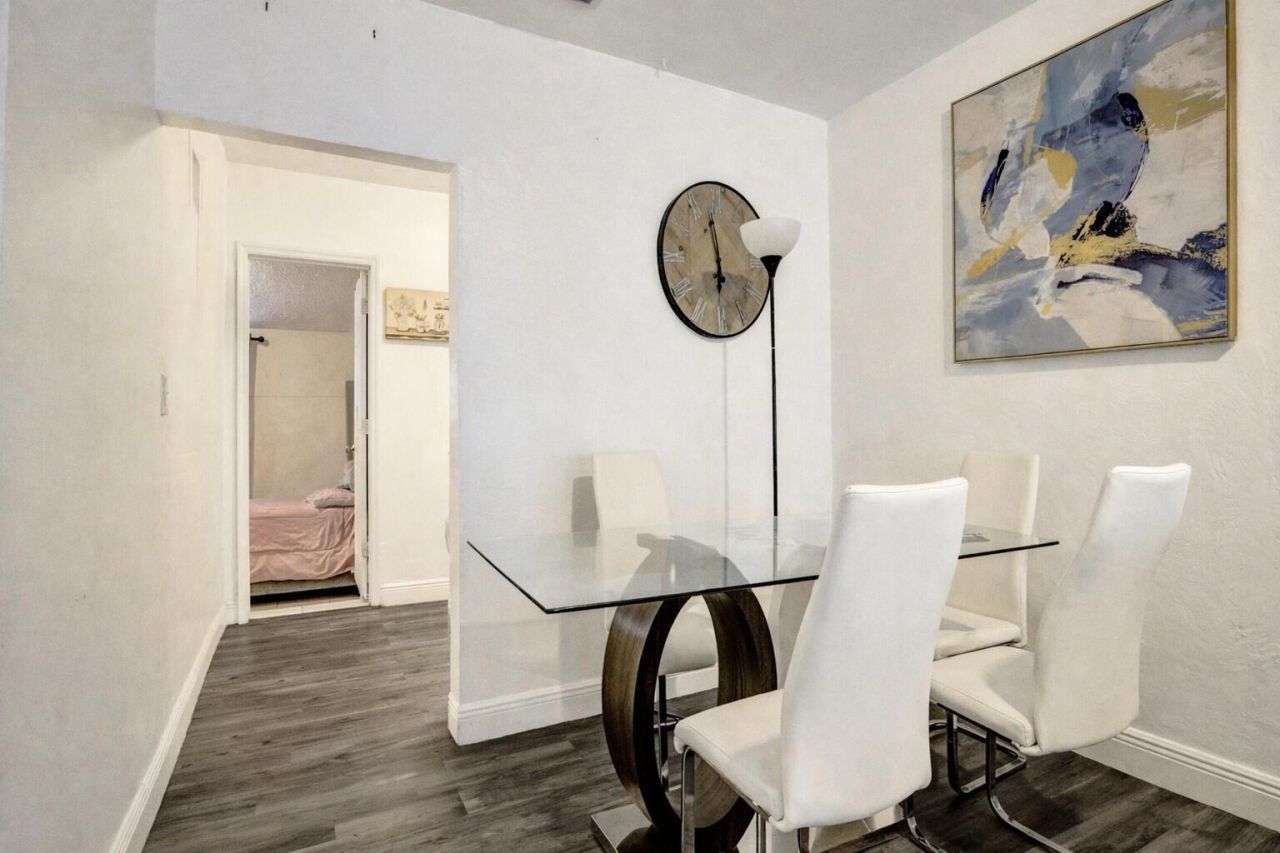 250 NW 83rd Street, Miami, FL 33150 Photo