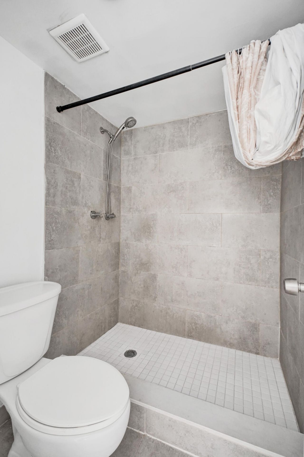 1801 S Treasure Drive, Unit 528, North Bay Village, FL 33141 Photo