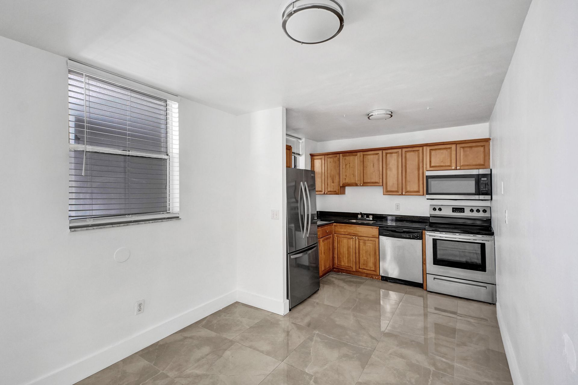 1801 S Treasure Drive, Unit 528, North Bay Village, FL 33141 Photo