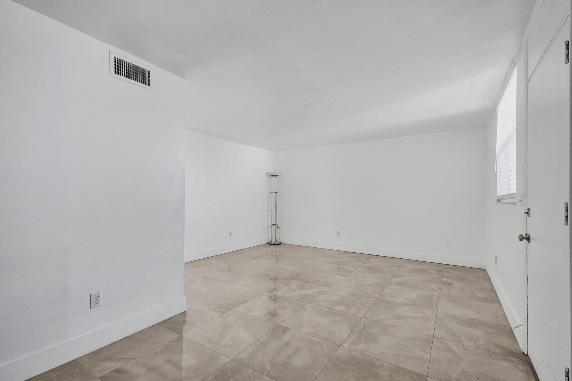 1801 S Treasure Drive, Unit 528, North Bay Village, FL 33141 Photo