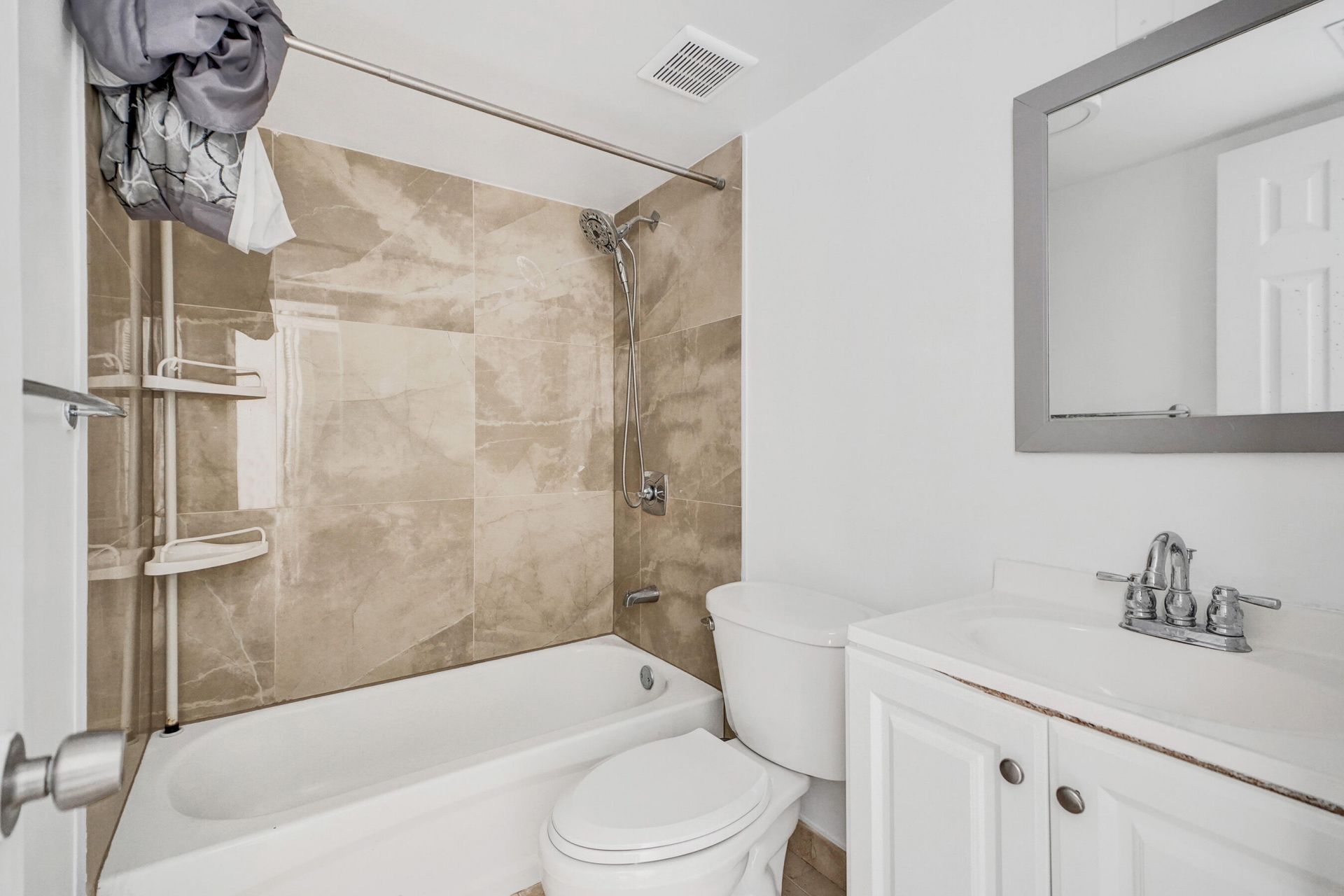 1801 S Treasure Drive, Unit 528, North Bay Village, FL 33141 Photo