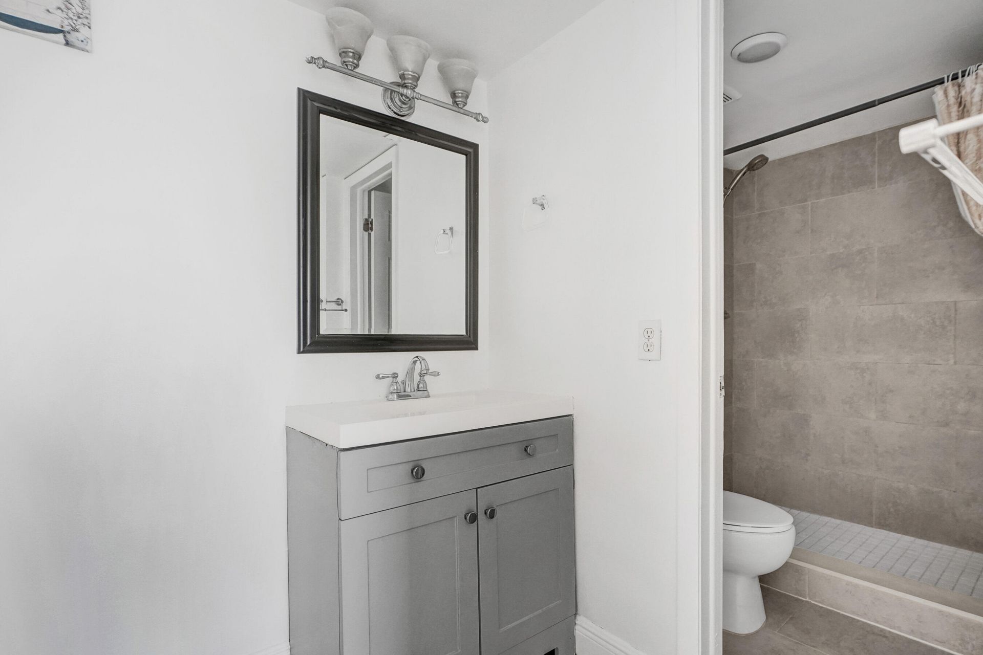 1801 S Treasure Drive, Unit 528, North Bay Village, FL 33141 Photo