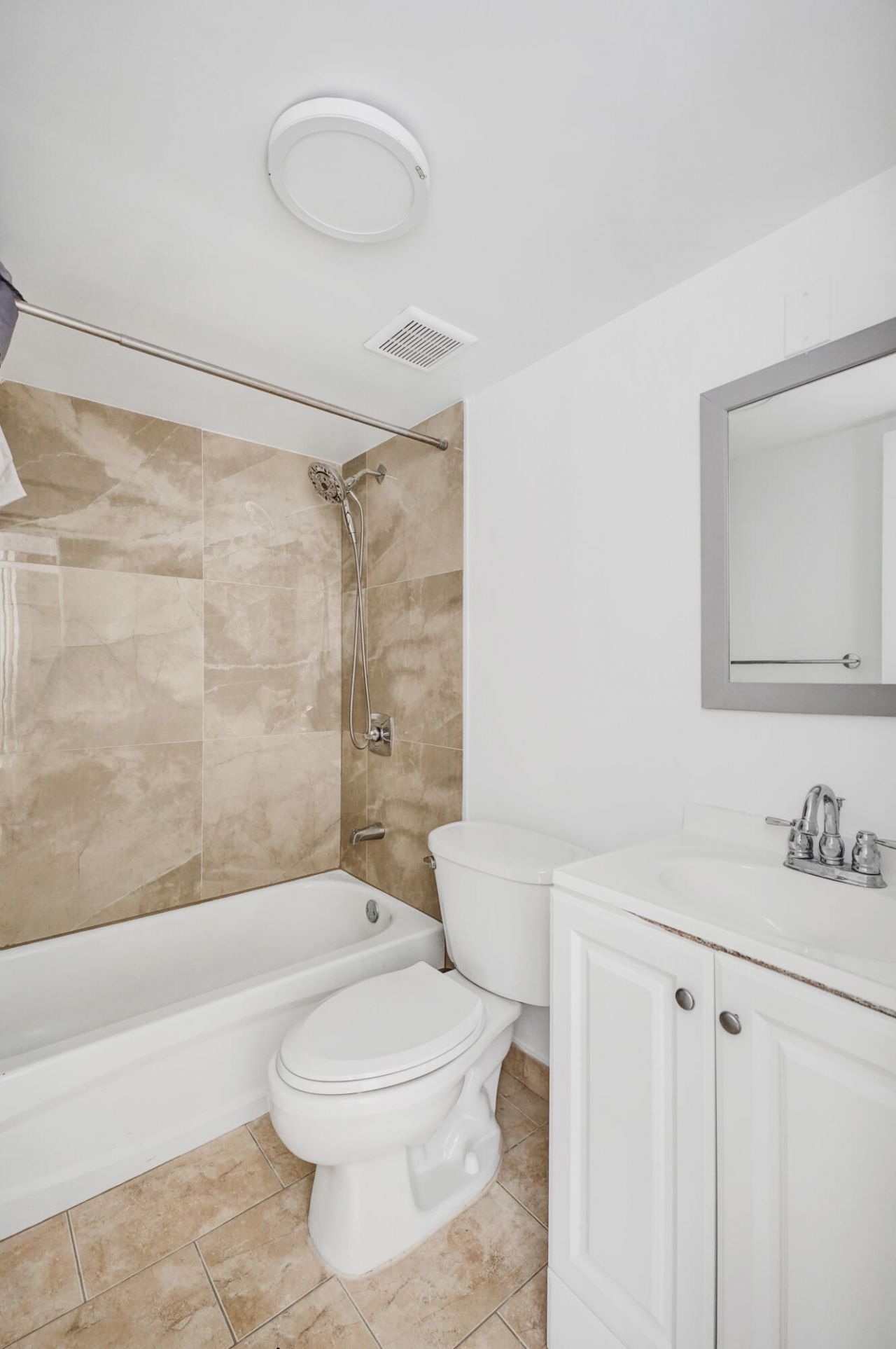 1801 S Treasure Drive, Unit 528, North Bay Village, FL 33141 Photo