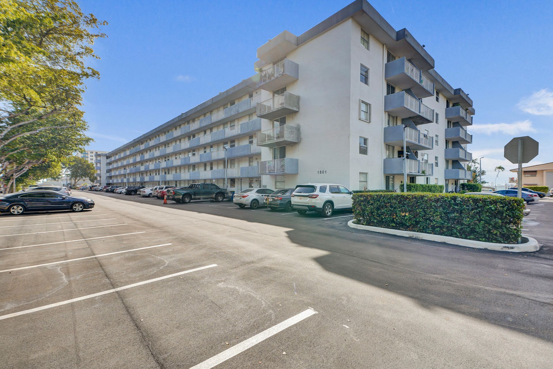 1801 S Treasure Drive, Unit 528, North Bay Village, FL 33141 Photo