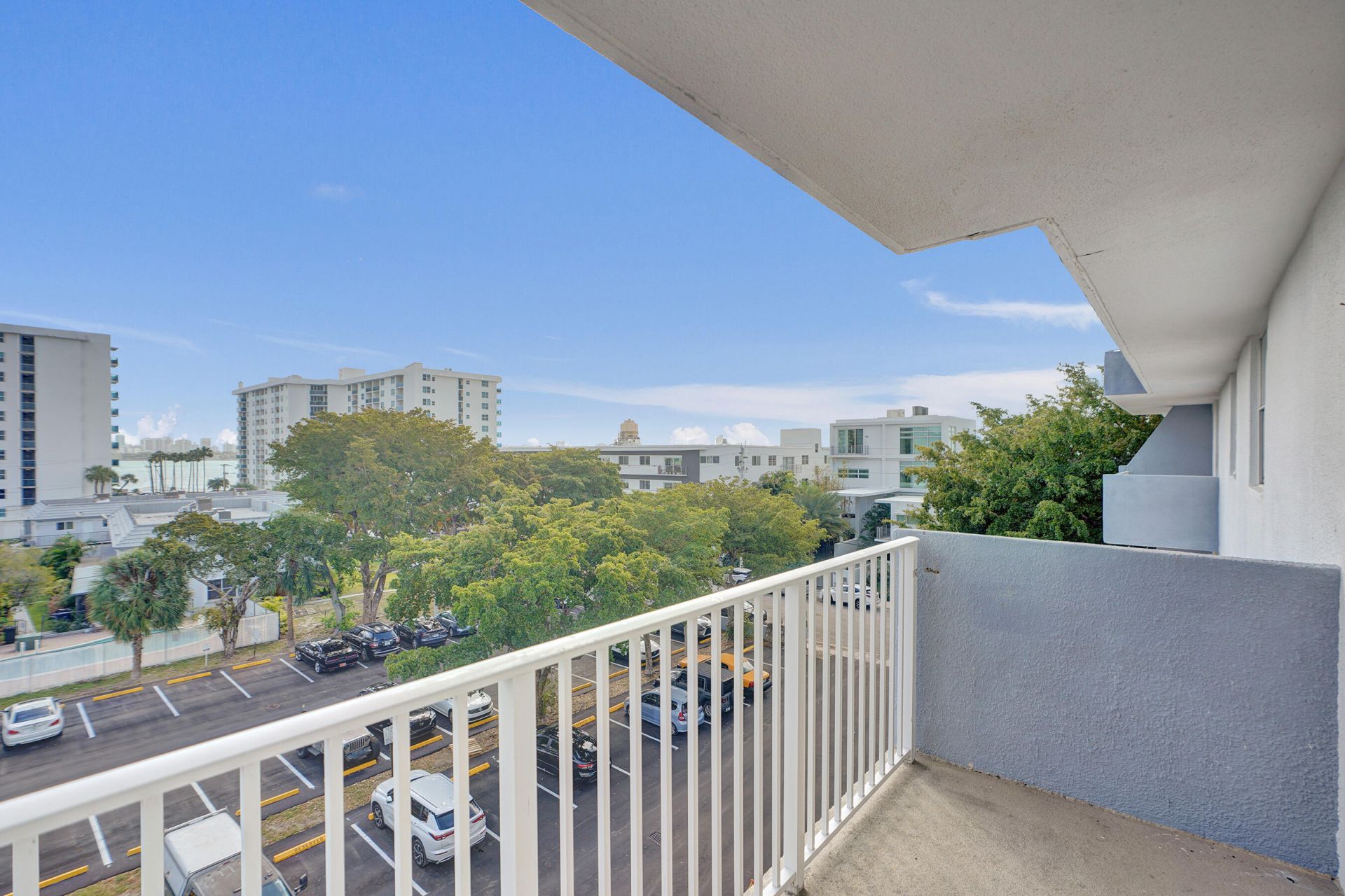 1801 S Treasure Drive, Unit 528, North Bay Village, FL 33141 Photo