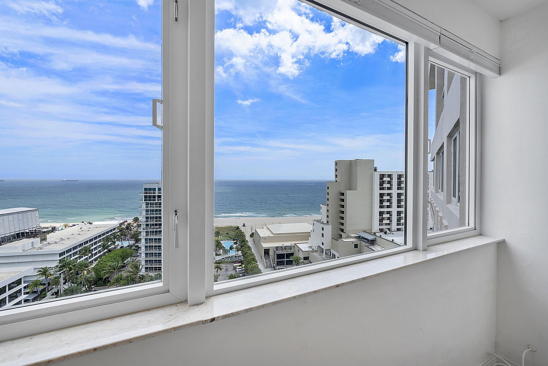 3000 Holiday Drive, Unit 1801, Fort Lauderdale, FL 33316 Photo