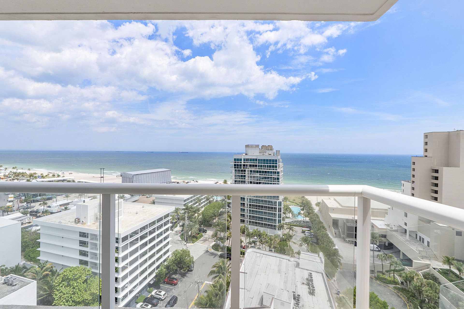 3000 Holiday Drive, Unit 1801, Fort Lauderdale, FL 33316 Photo