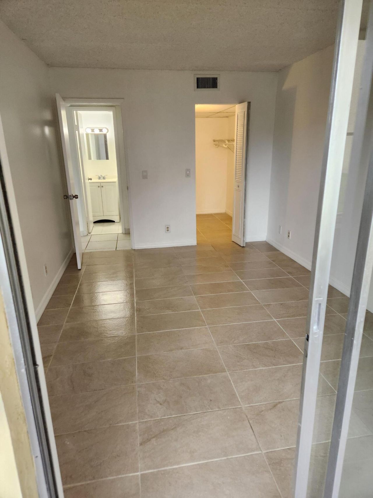 600 Village Green, Unit 108, Palm Springs, FL 33461 Photo