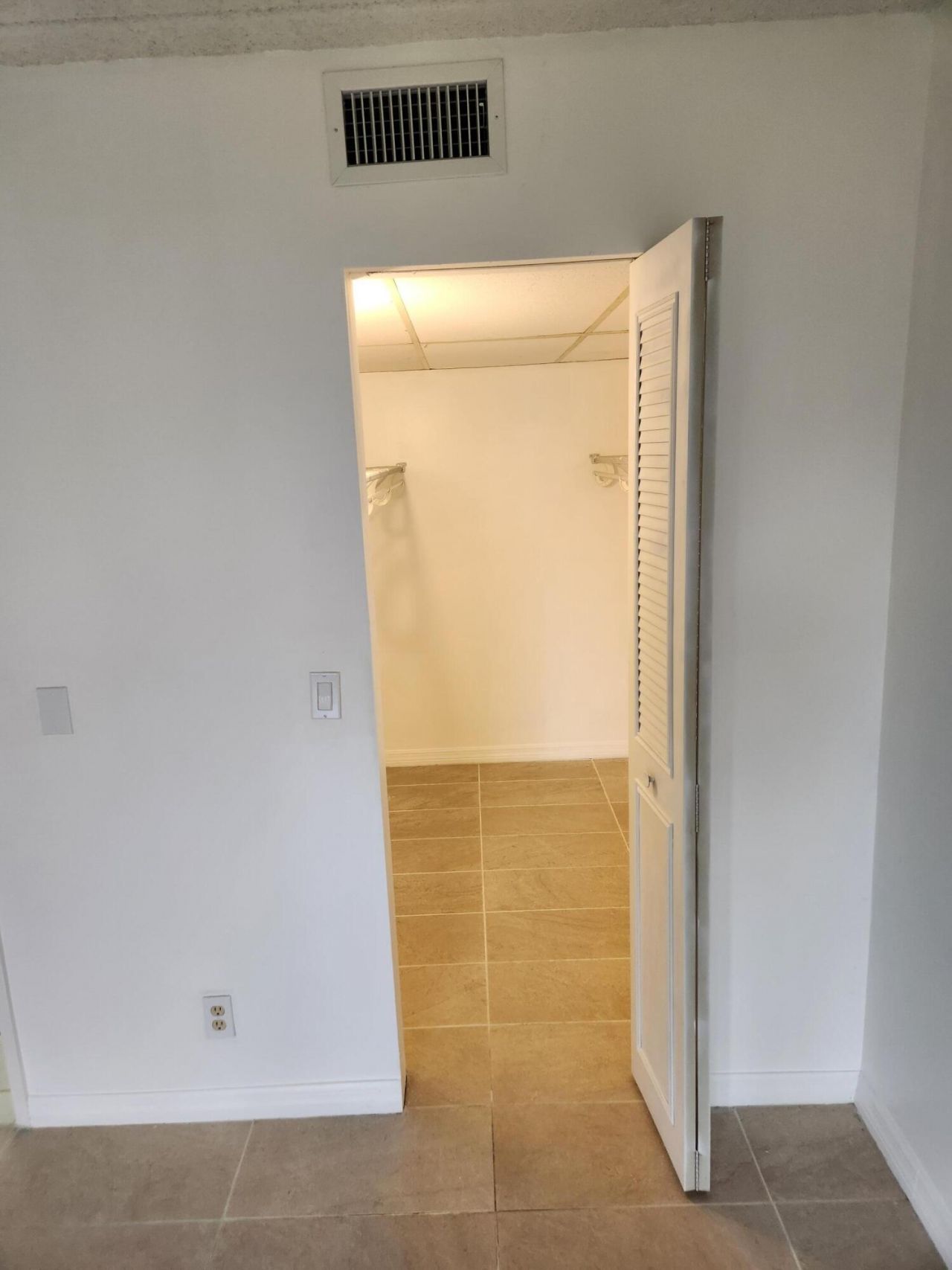 600 Village Green, Unit 108, Palm Springs, FL 33461 Photo