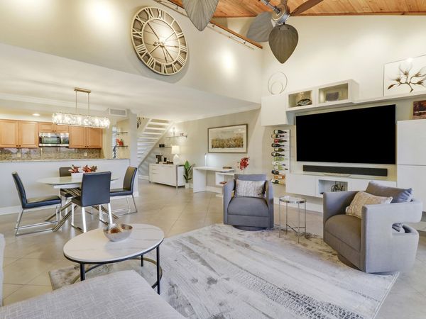 204 Old Meadow Way, Palm Beach Gardens, FL 33418