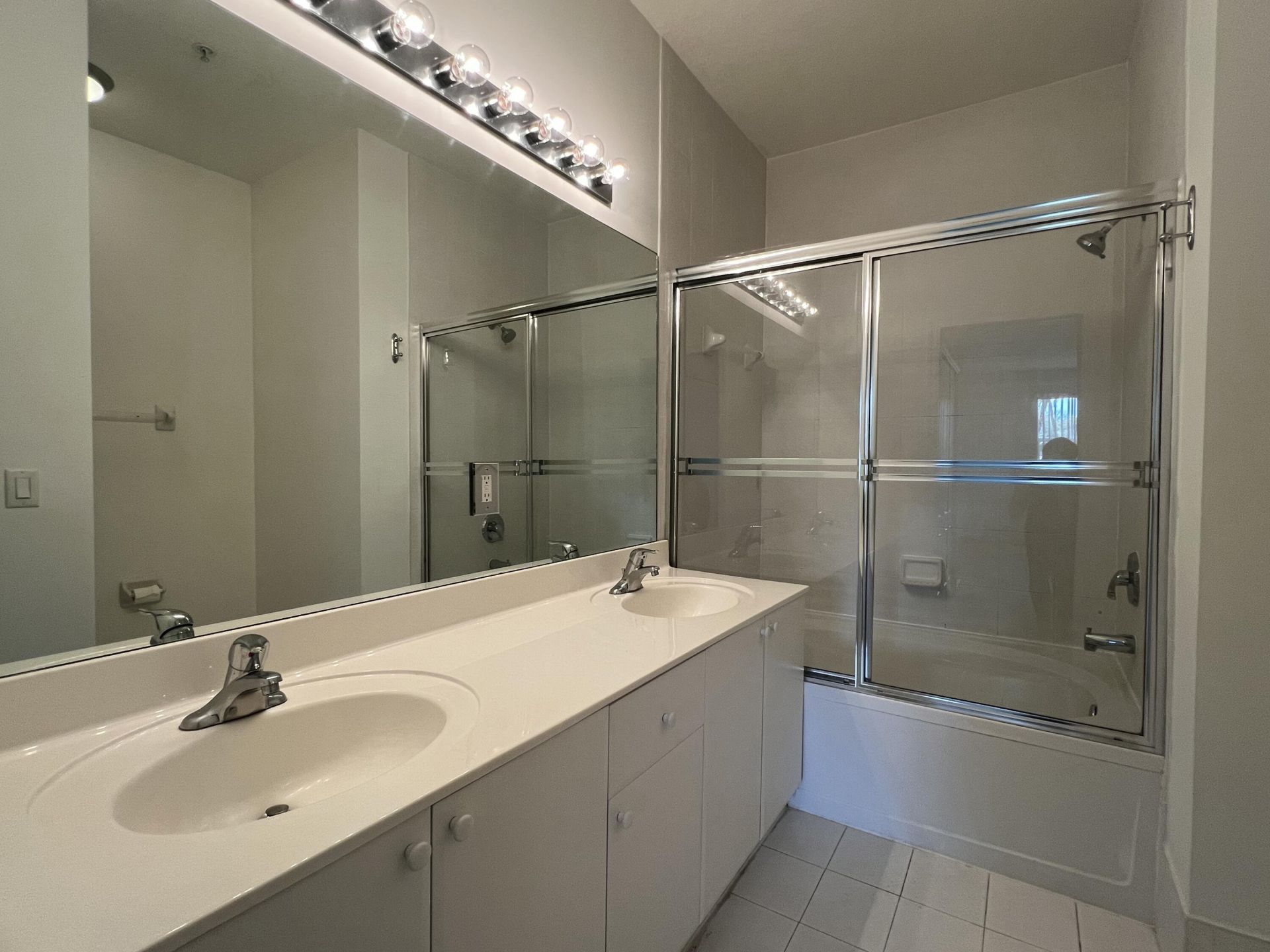 150 Jacaranda Country Club Drive, Unit 102, Plantation, FL 33324 Photo