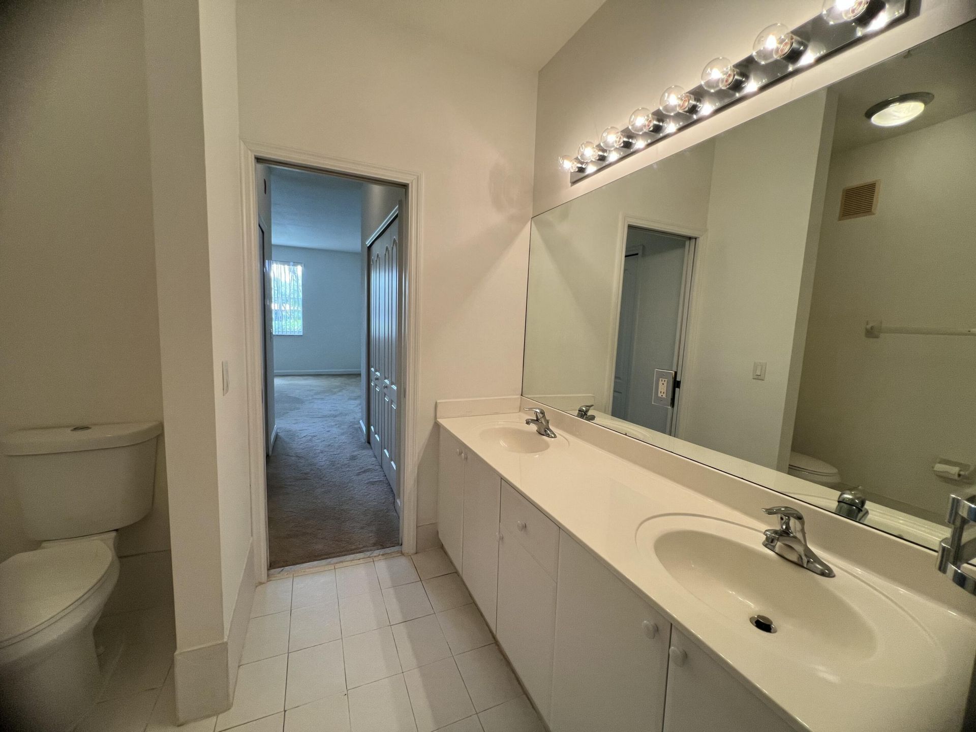 150 Jacaranda Country Club Drive, Unit 102, Plantation, FL 33324 Photo