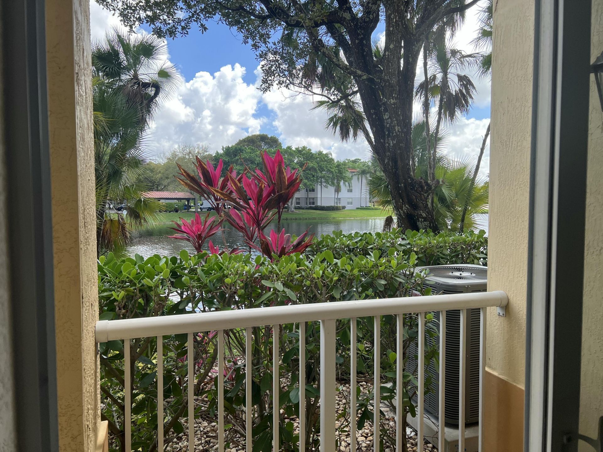 150 Jacaranda Country Club Drive, Unit 102, Plantation, FL 33324 Photo