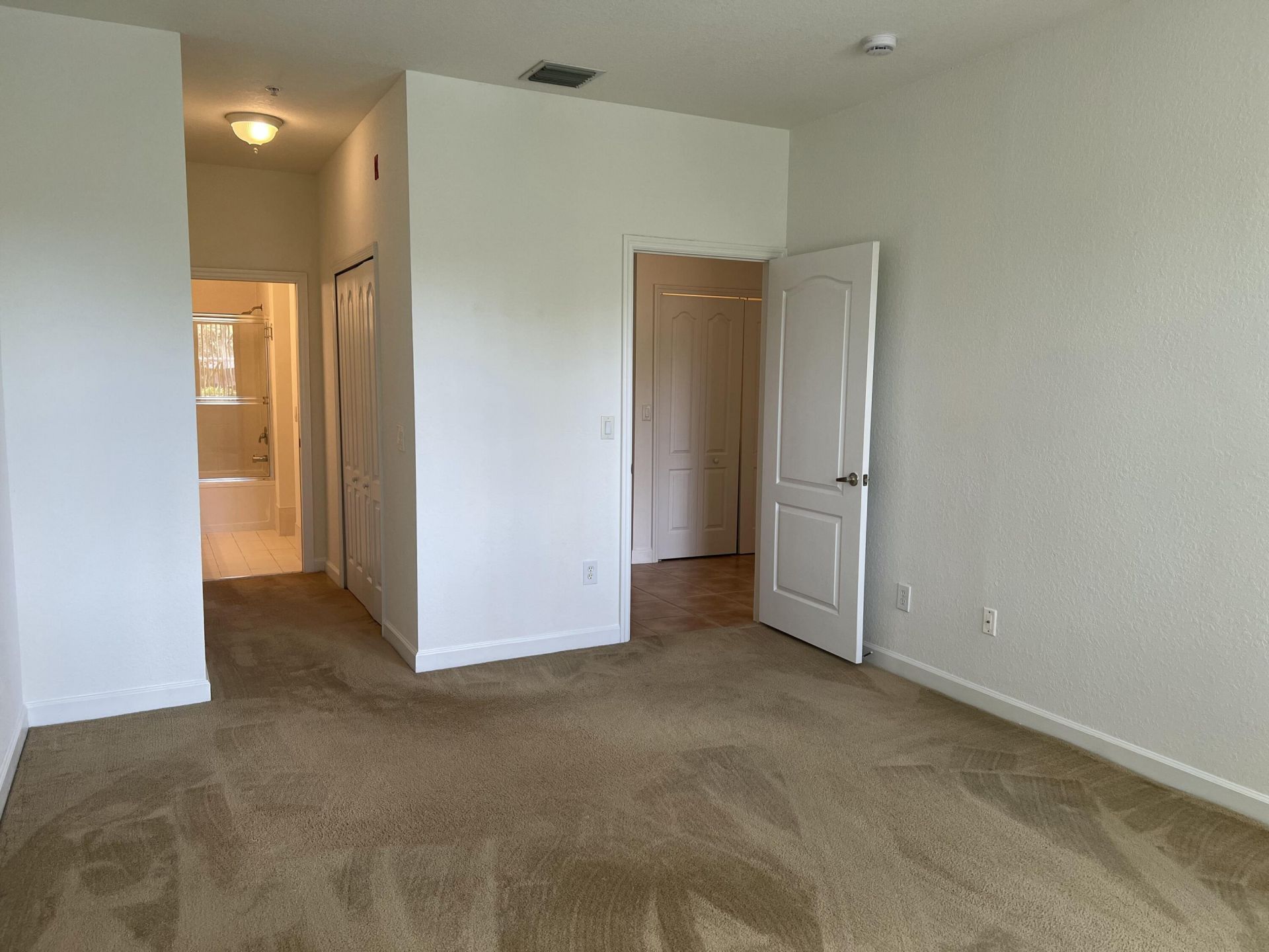 150 Jacaranda Country Club Drive, Unit 102, Plantation, FL 33324 Photo