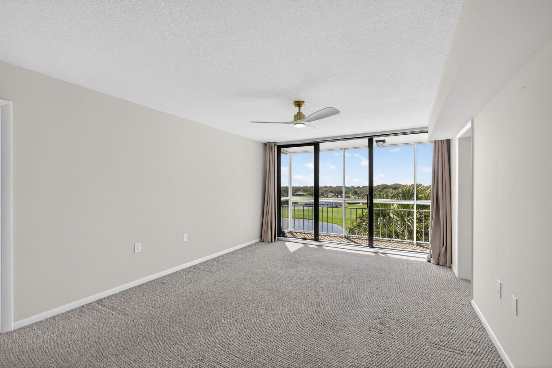 2421 Village Boulevard, Unit 401, West Palm Beach, FL 33409 Photo