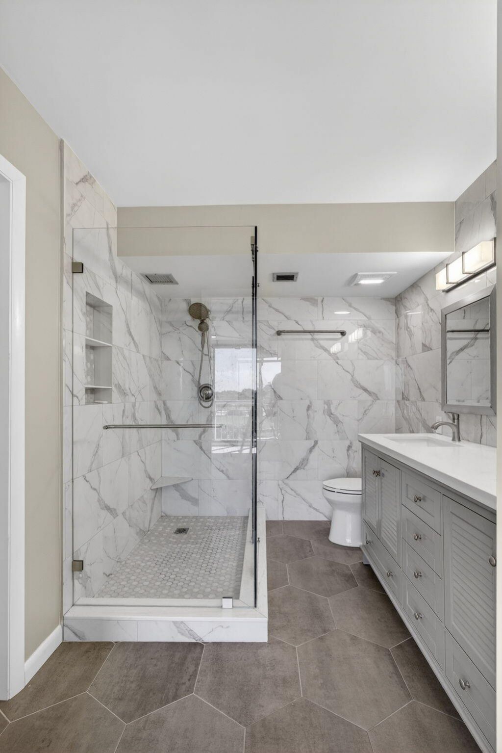 2421 Village Boulevard, Unit 401, West Palm Beach, FL 33409 Photo