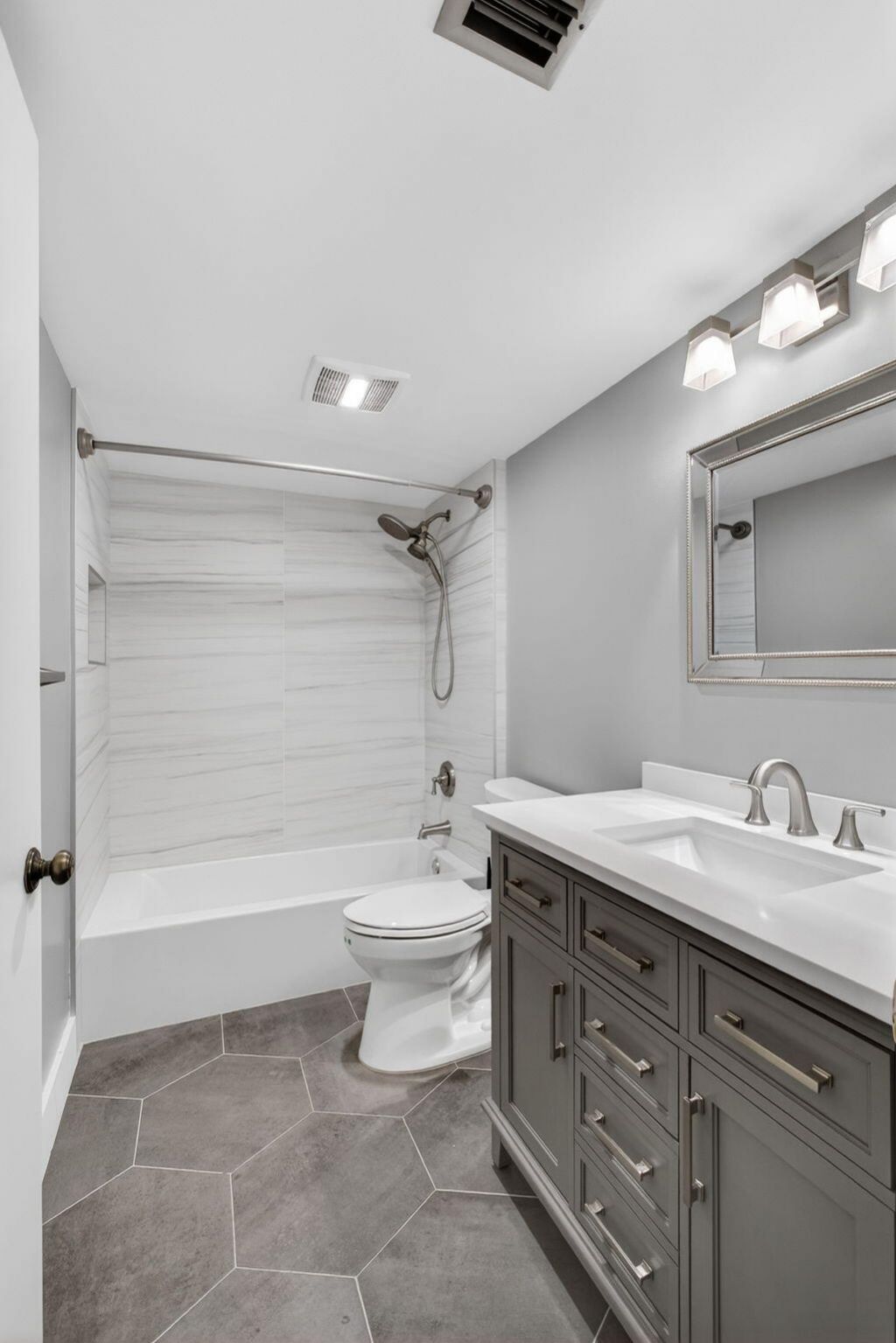 2421 Village Boulevard, Unit 401, West Palm Beach, FL 33409 Photo