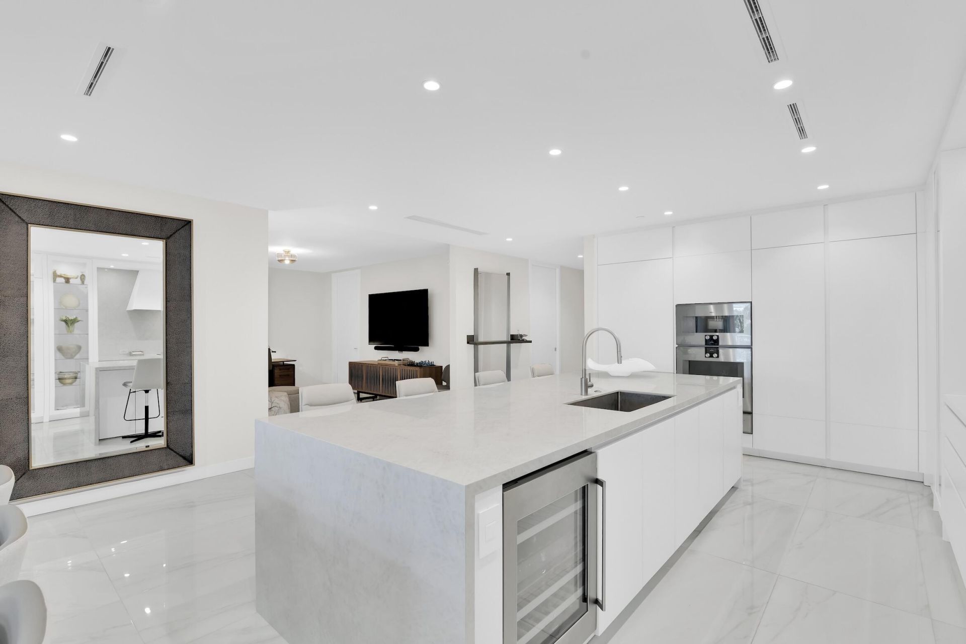 220 SE Mizner Boulevard, Unit 308, Boca Raton, FL 33432 Photo