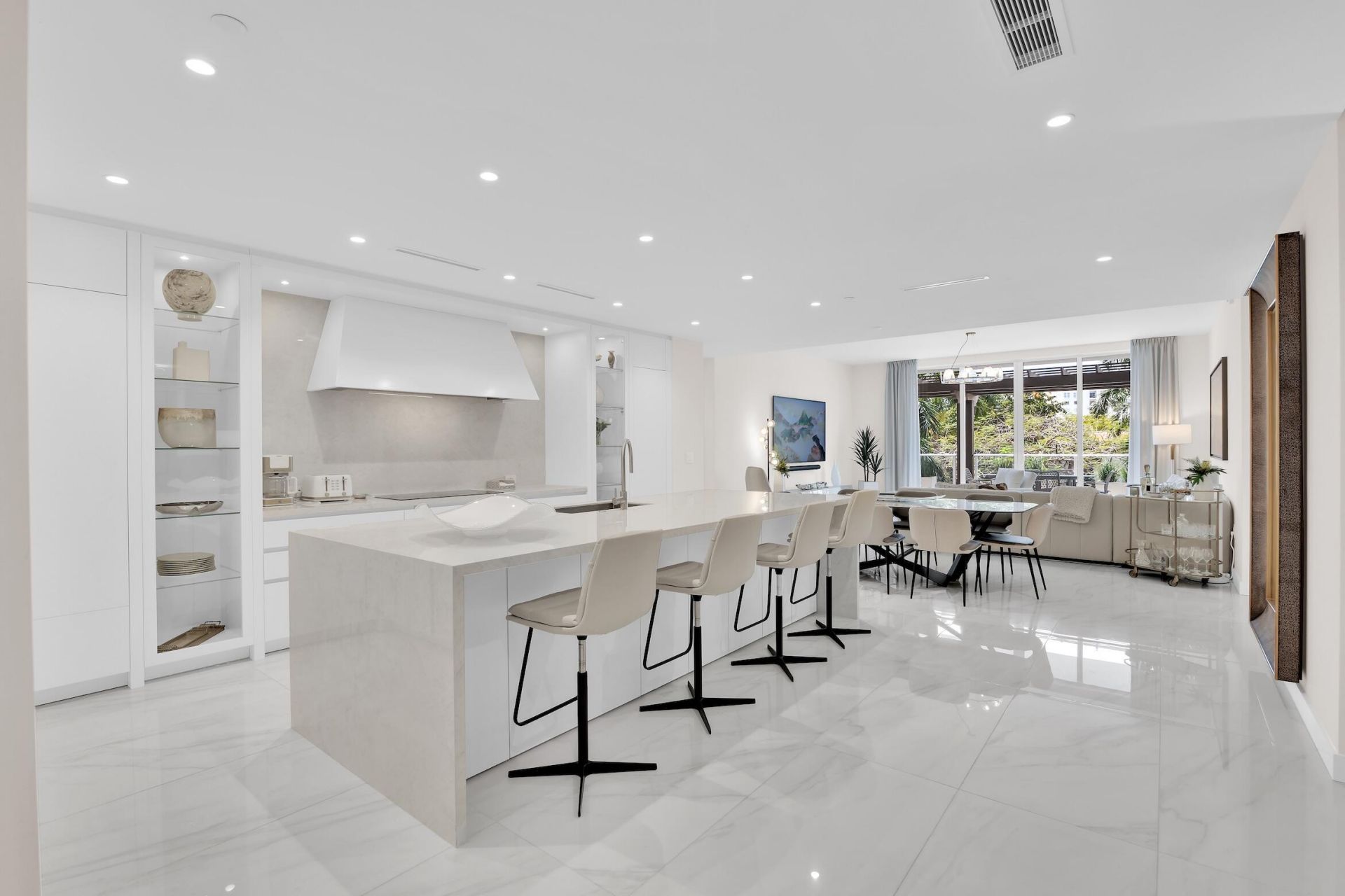 220 SE Mizner Boulevard, Unit 308, Boca Raton, FL 33432 Photo