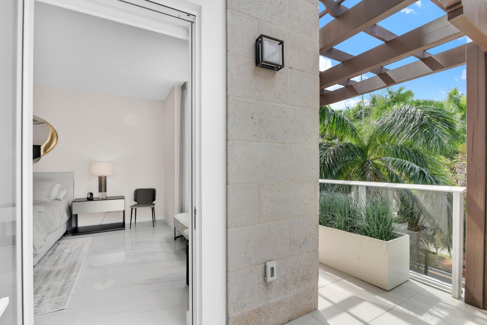 220 SE Mizner Boulevard, Unit 308, Boca Raton, FL 33432 Photo