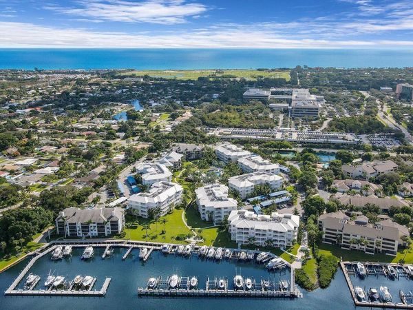 123 Bay Colony Drive N, Juno Beach, FL 33408