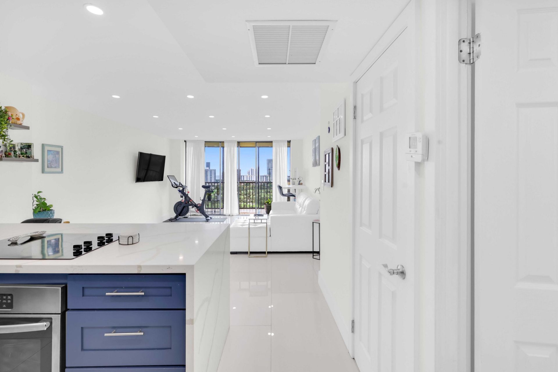 20335 W Country Club Drive, Unit 2107, Aventura, FL 33180 Photo