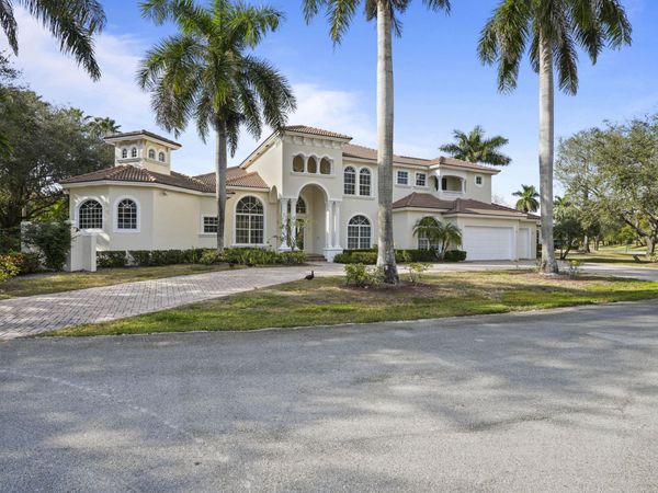 3201 E Stonebrook Circle, Davie, FL 33330