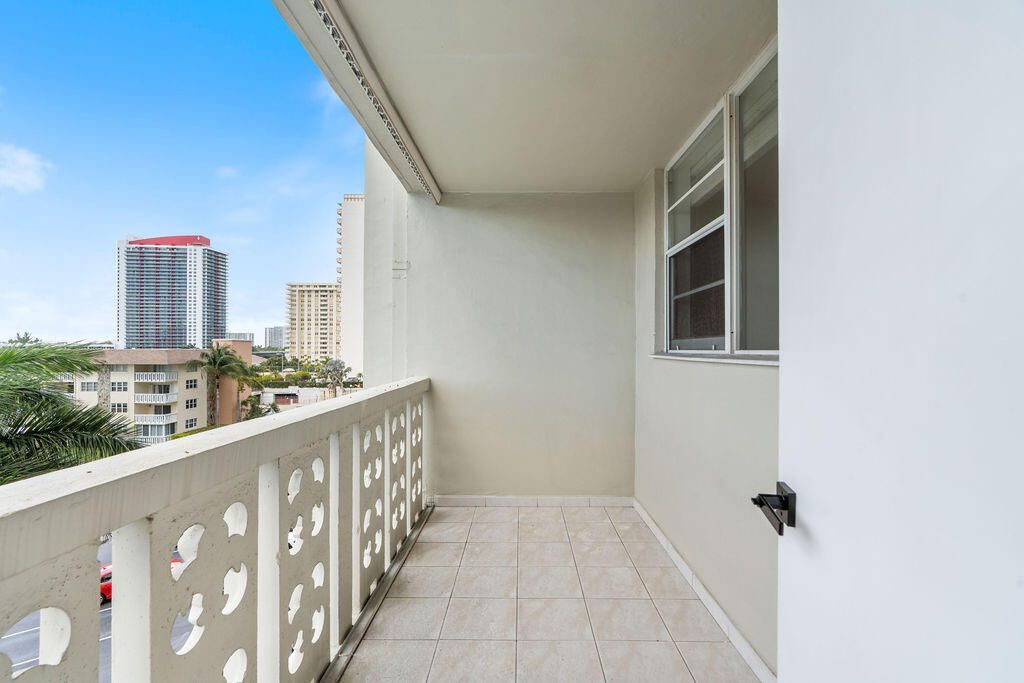 1893 S Ocean Drive, Unit 503, Hallandale Beach, FL 33009 Photo