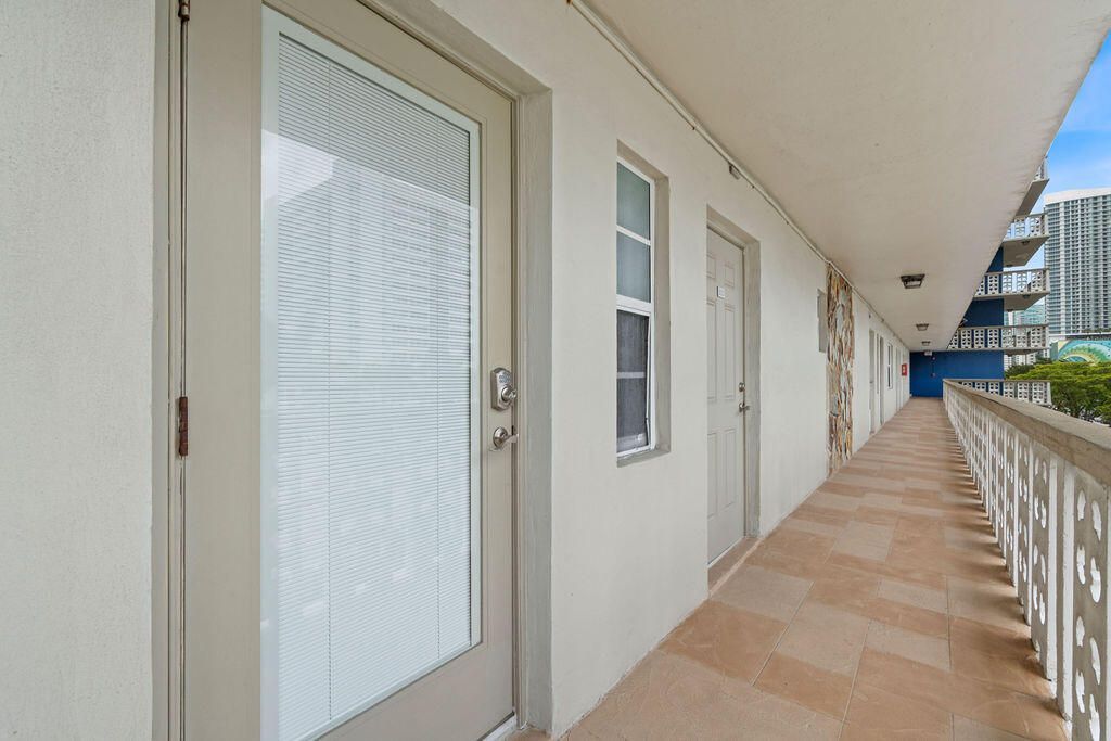 1893 S Ocean Drive, Unit 503, Hallandale Beach, FL 33009 Photo