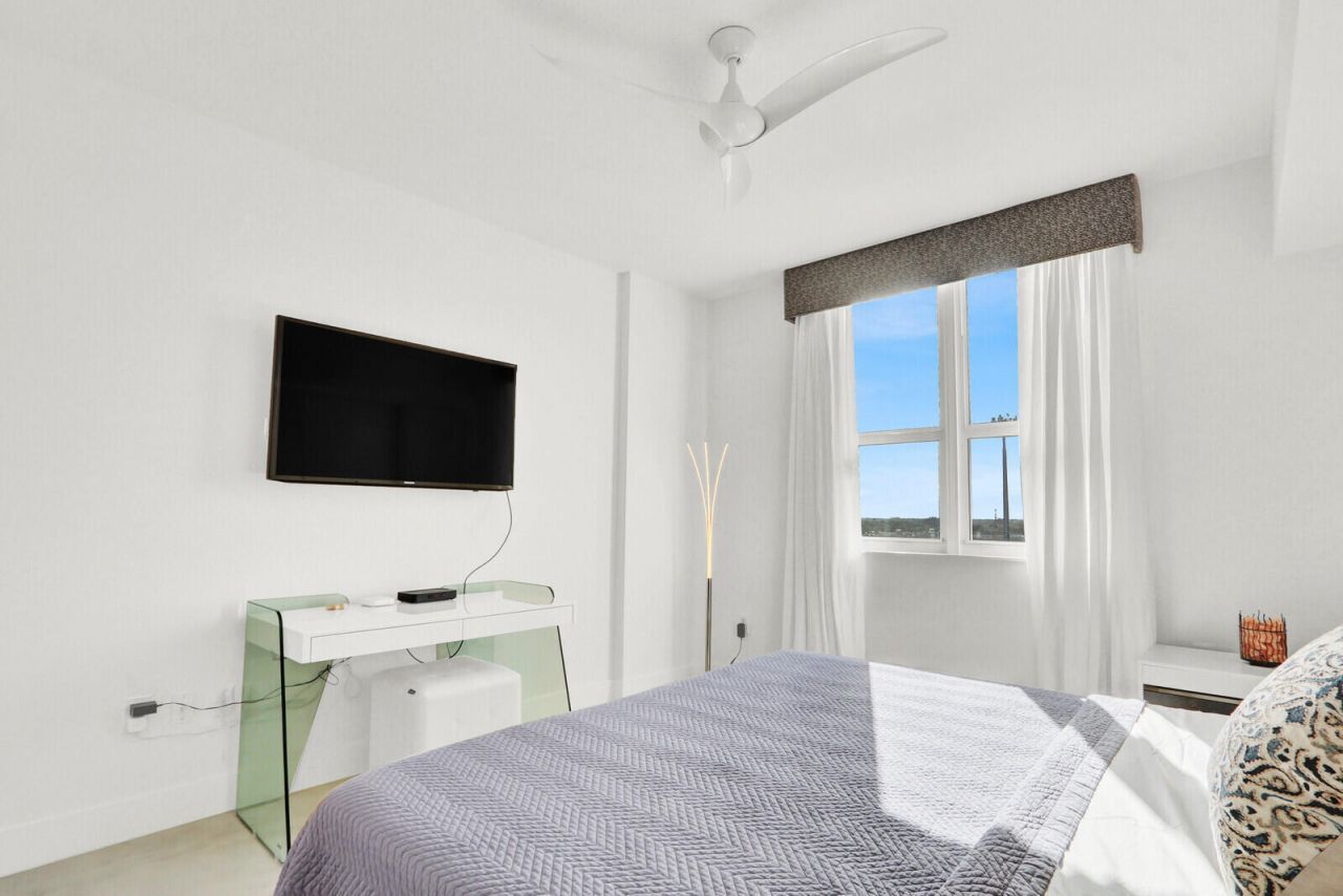 450 N Federal Highway, Unit 902, Boynton Beach, FL 33435 Photo