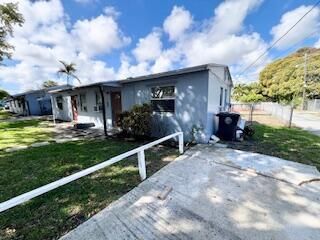 2007 Beautiful Avenue, West Palm Beach, FL 33407 Photo