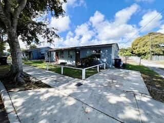 2007 Beautiful Avenue, West Palm Beach, FL 33407 Photo