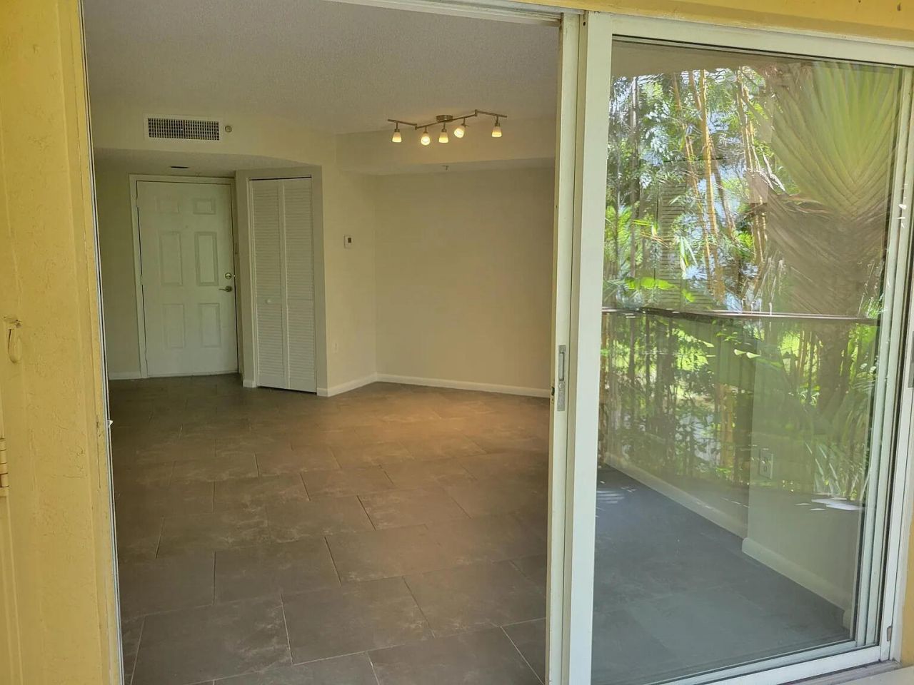 751 N Pine Island Road, Unit 205, Plantation, FL 33324 Photo