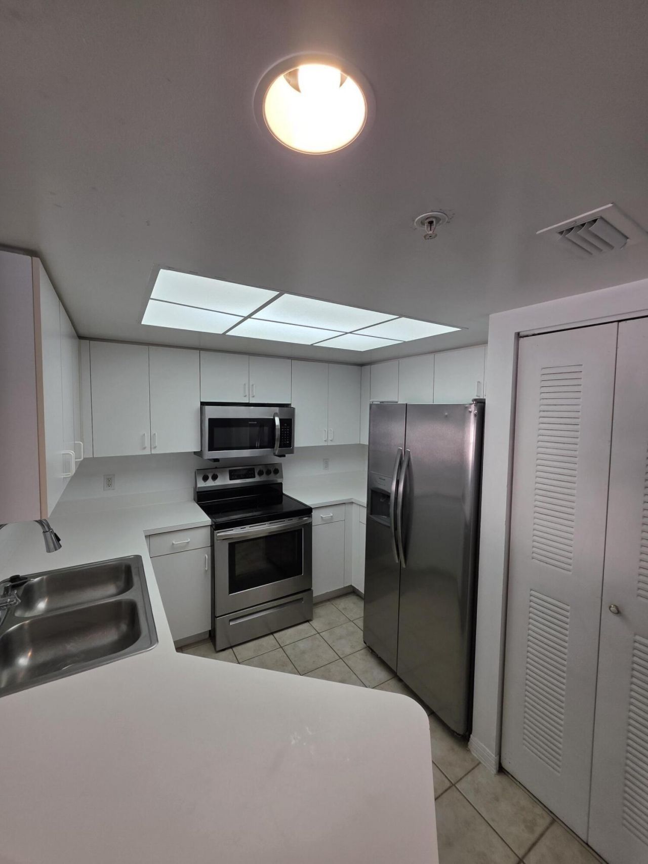 4175 N Haverhill Road, Unit 907, West Palm Beach, FL 33417 Photo