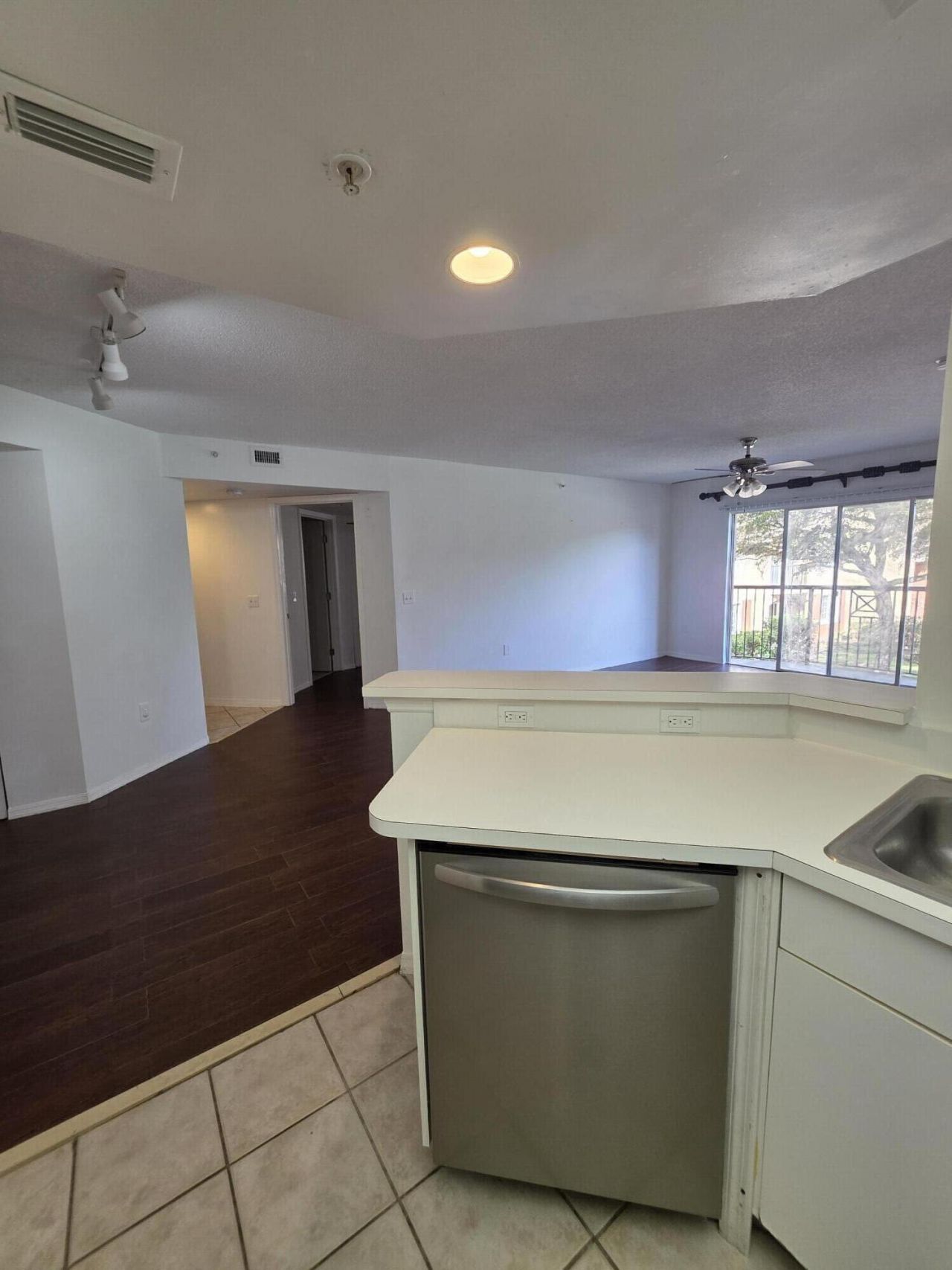 4175 N Haverhill Road, Unit 907, West Palm Beach, FL 33417 Photo