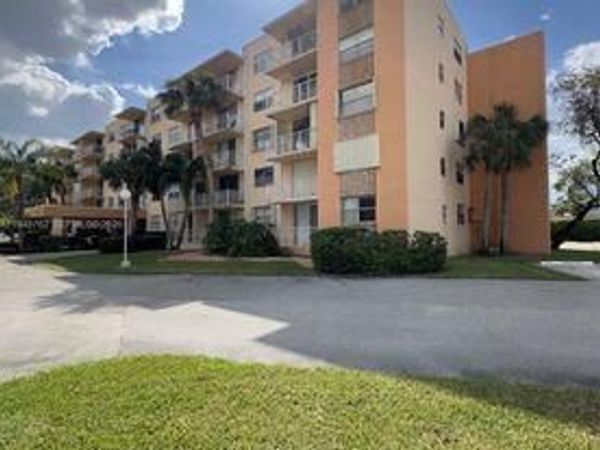 480 Executive Center Drive, West Palm Beach, FL 33401