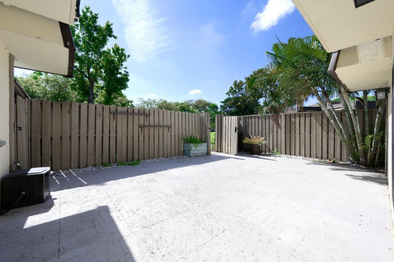 319 3rd Court, Palm Beach Gardens, FL 33410 Photo