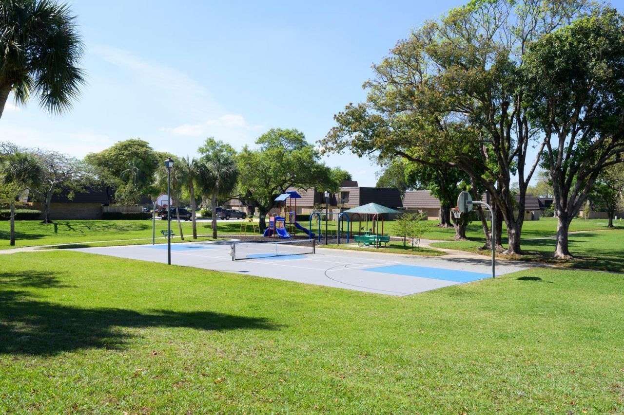 319 3rd Court, Palm Beach Gardens, FL 33410 Photo