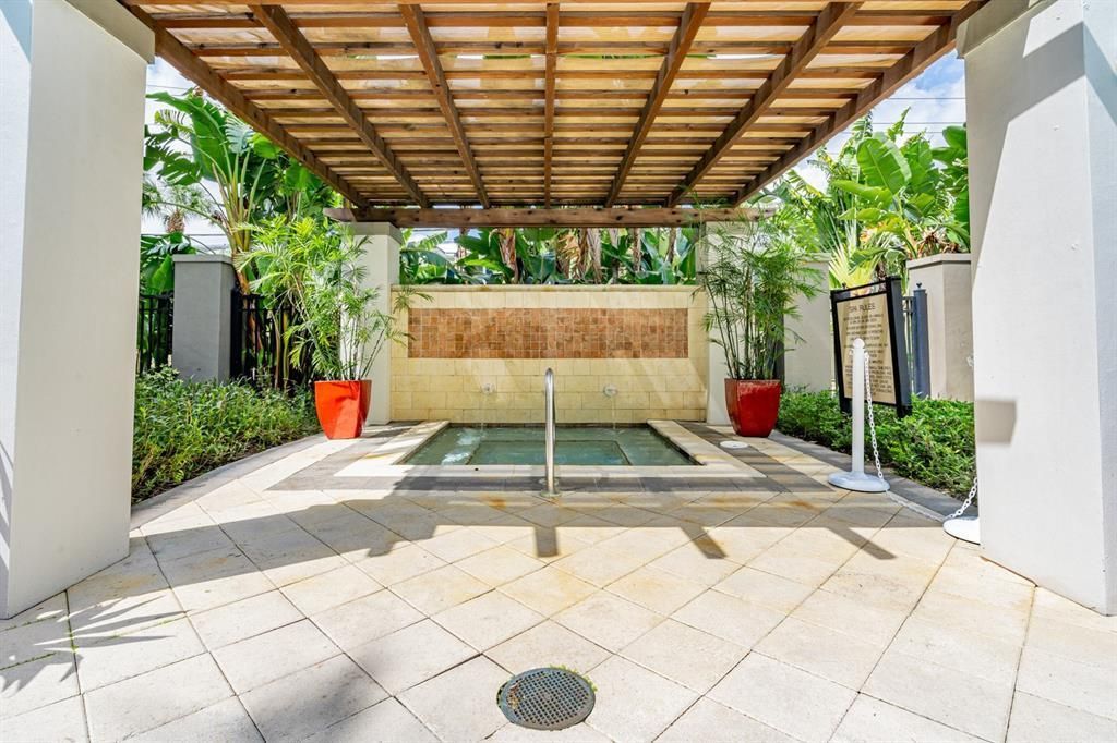 2421 NE 65th Street, Unit 309, Fort Lauderdale, FL 33308 Photo