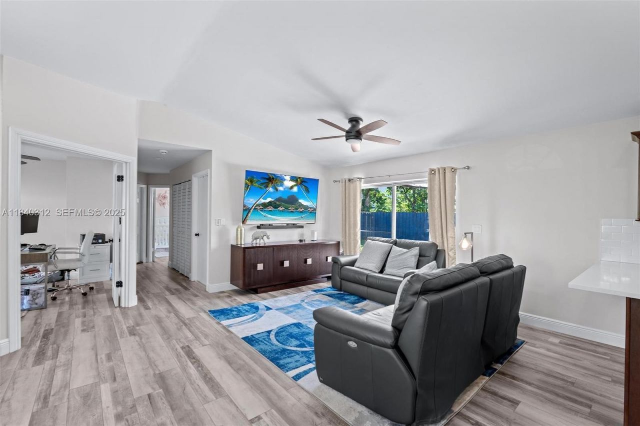 535 Radford Terrace, Davie, FL 33325 Photo