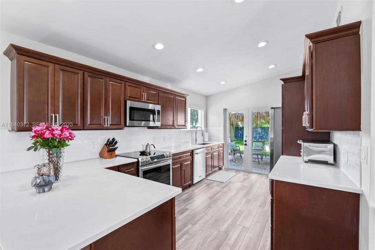 535 Radford Terrace, Davie, FL 33325 Photo