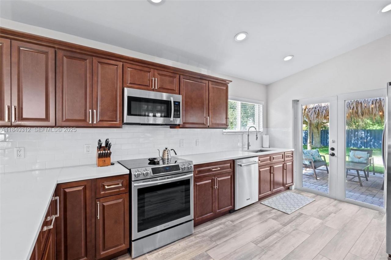 535 Radford Terrace, Davie, FL 33325 Photo