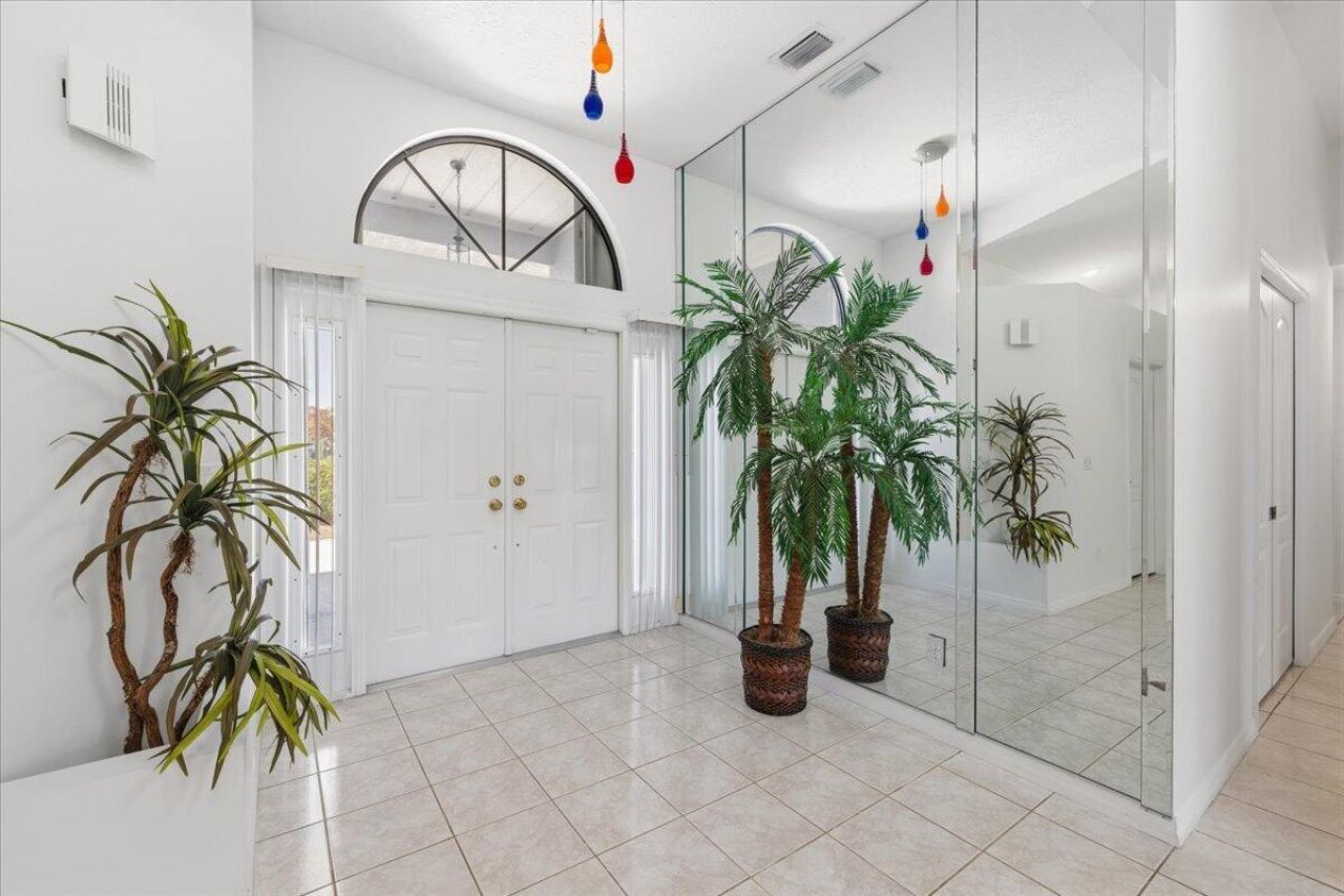 1902 SE Gaskins Circle, Port Saint Lucie, FL 34952 Photo