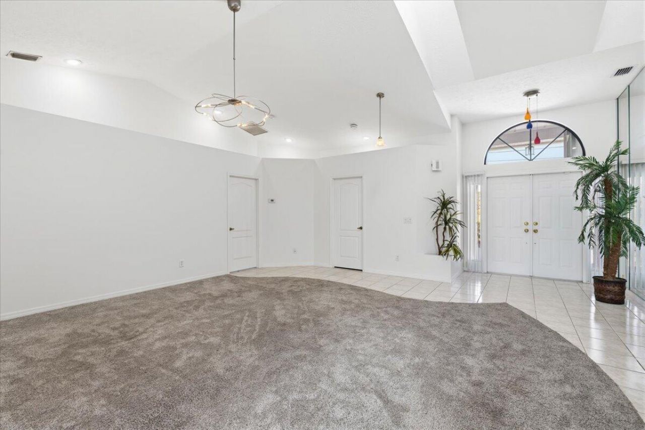 1902 SE Gaskins Circle, Port Saint Lucie, FL 34952 Photo