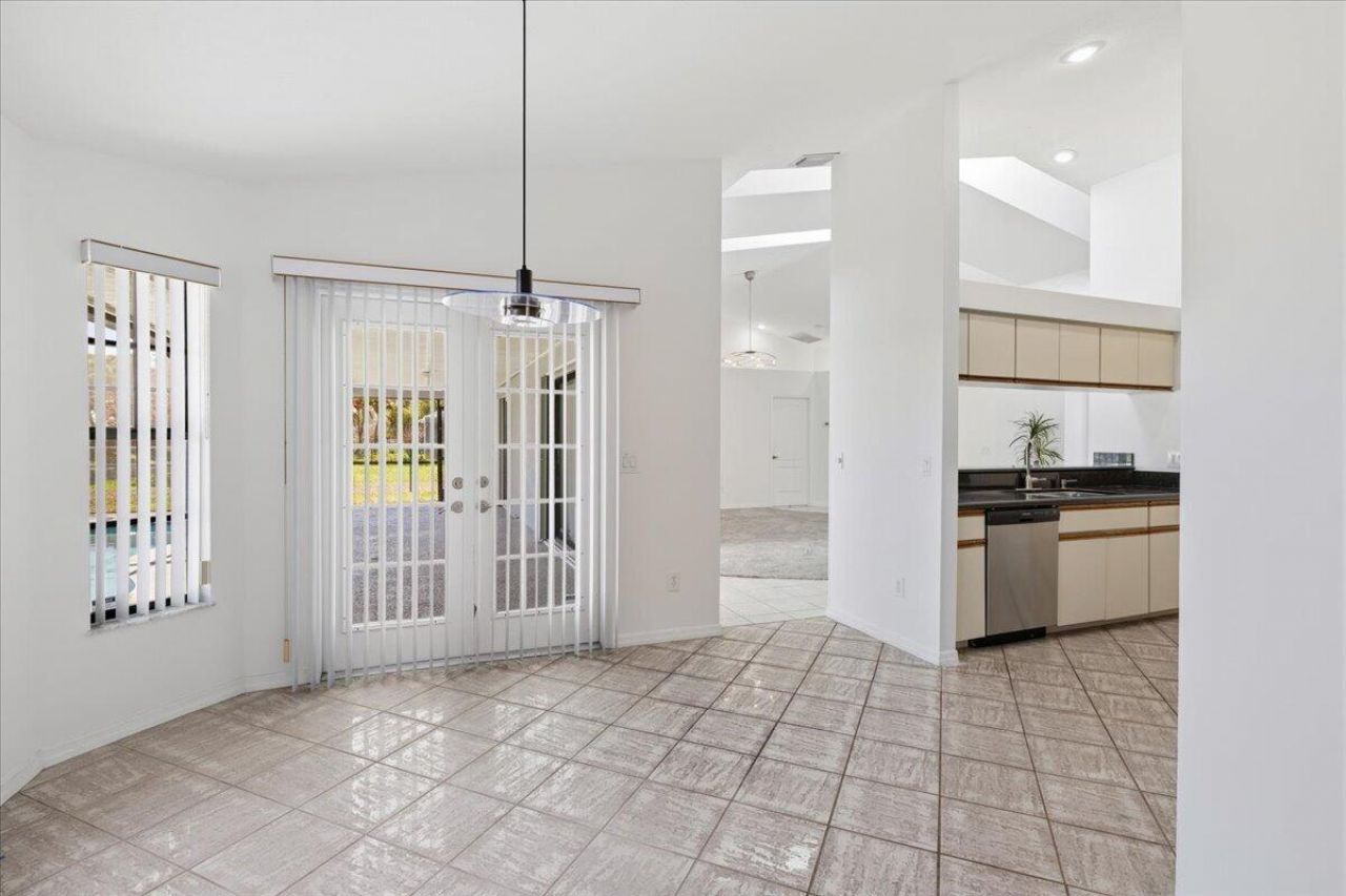 1902 SE Gaskins Circle, Port Saint Lucie, FL 34952 Photo