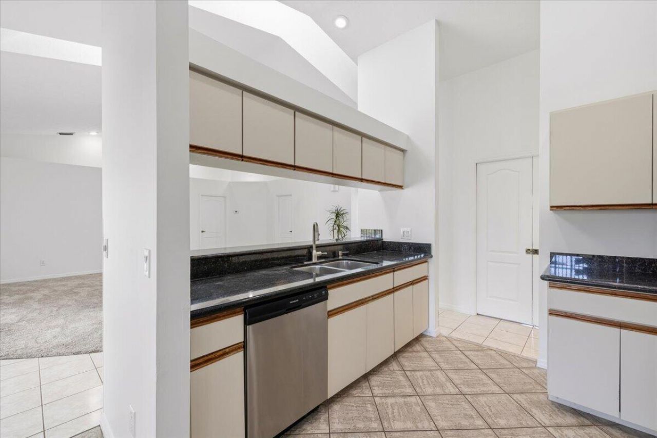 1902 SE Gaskins Circle, Port Saint Lucie, FL 34952 Photo